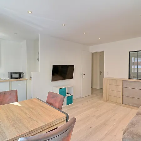 Plein Centre Proche Palais Et Plages Apartment *